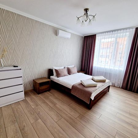 Apartament On Chornovola, 40 Жк "Варварівка" Loetsk Buitenkant foto
